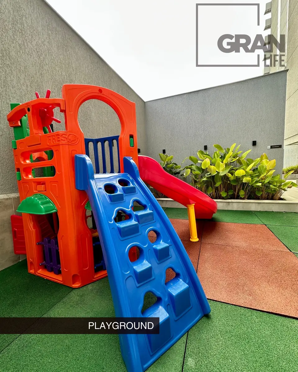 Playground externo do condomínio Gran Life.